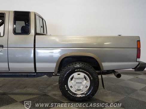 Used 1989 Nissan Pickup 4x4 King Cab V6 image 25