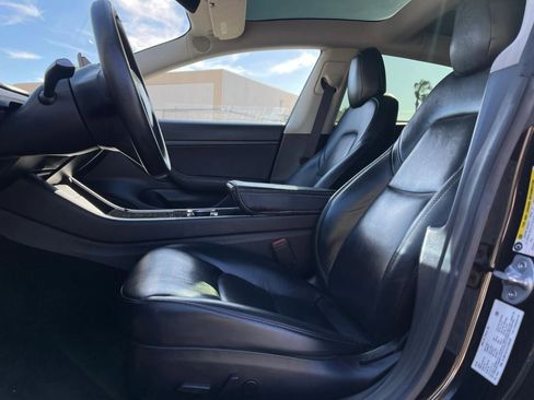 Used 2020 Tesla Model 3 Standard Range Plus image 12