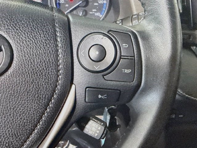 Used 2018 Toyota RAV4 XLE FWD image 14