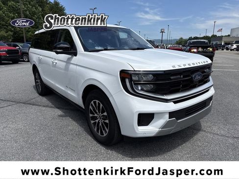 Used 2025 Ford Expedition Max Platinum AWD/4WD image 1