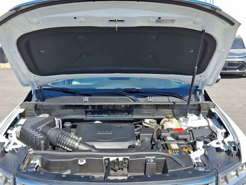 Certified 2023 GMC Acadia SLT image 35