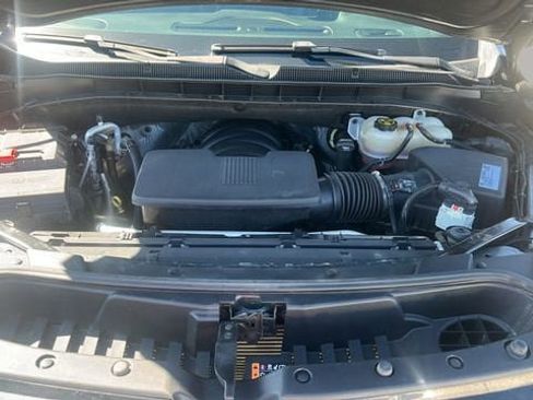 Used 2021 Chevrolet Suburban Z71 image 32