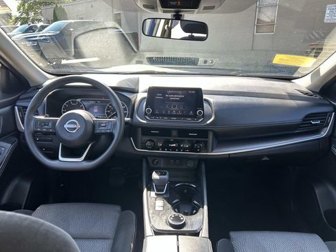 Certified 2024 Nissan Rogue SV AWD/4WD image 19