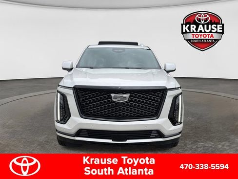 Used 2025 Cadillac Escalade Sport Platinum w/ LPO, ONYX Package AWD/4WD image 2