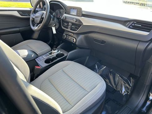 Used 2022 Ford Escape S image 10