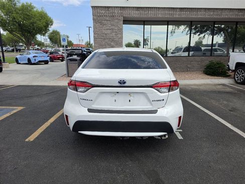 Used 2022 Toyota Corolla LE FWD image 5