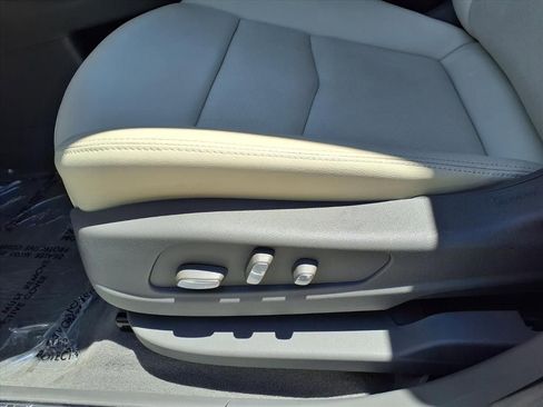 Certified 2024 Cadillac XT5 Premium Luxury FWD image 21