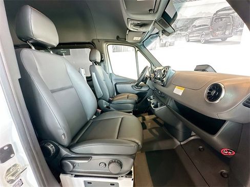 New 2025 Mercedes-Benz Sprinter 2500 image 25
