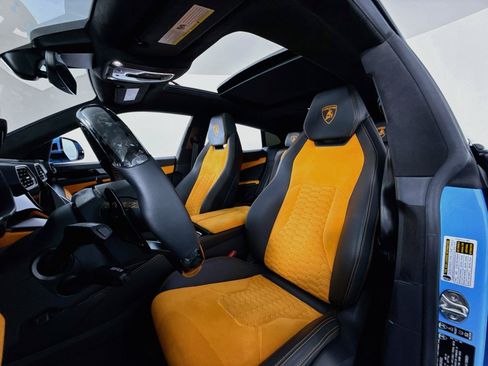 Used 2022 Lamborghini Urus AWD/4WD image 60