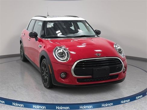 Used 2021 MINI Cooper 4-Door Hardtop w/ 6.5" Touchscreen Package image 4
