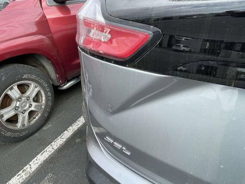 Used 2024 Ford Edge SEL image 9