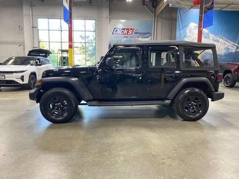 Certified 2022 Jeep Wrangler Unlimited Sport image 2