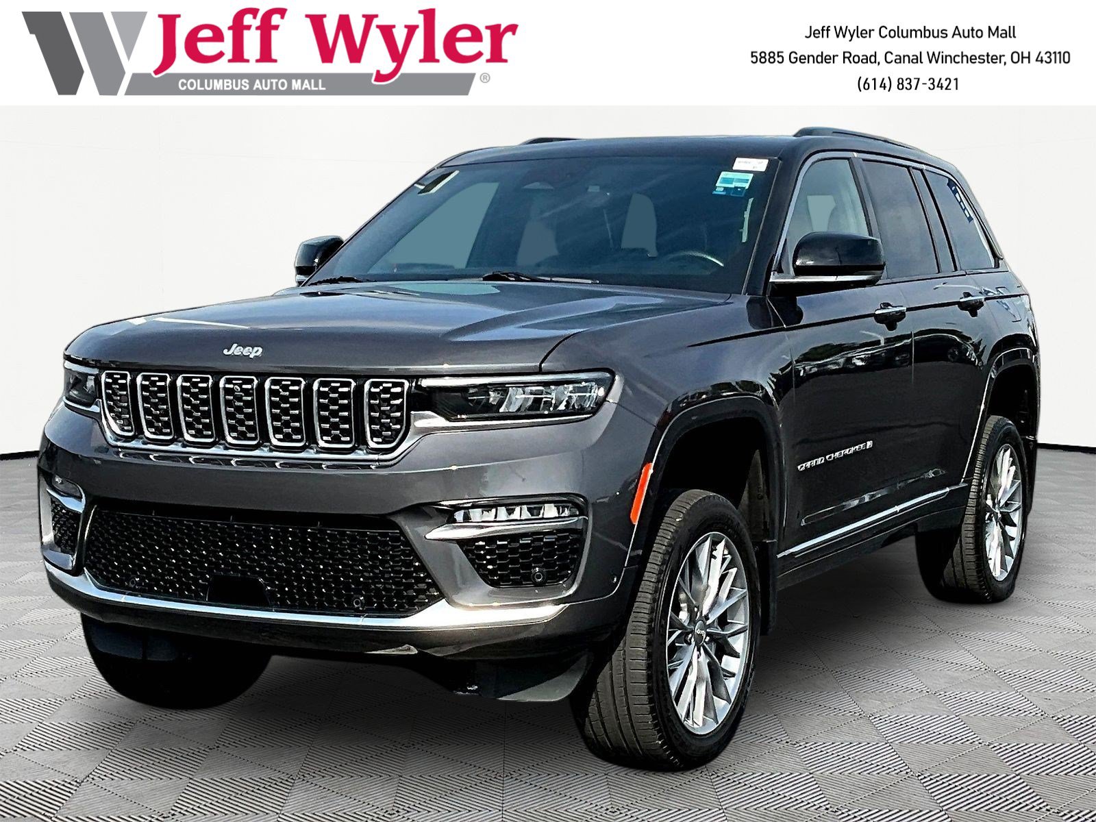 Used 2025 Jeep Grand Cherokee Summit w/ MOPAR Finishing Package AWD/4WD image 1