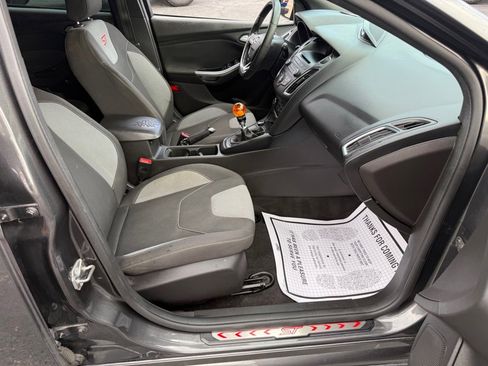 Used 2017 Ford Focus ST FWD image 53
