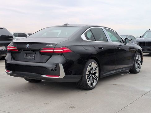 New 2026 BMW 530i xDrive 530i xDrive w/ Premium Package image 2