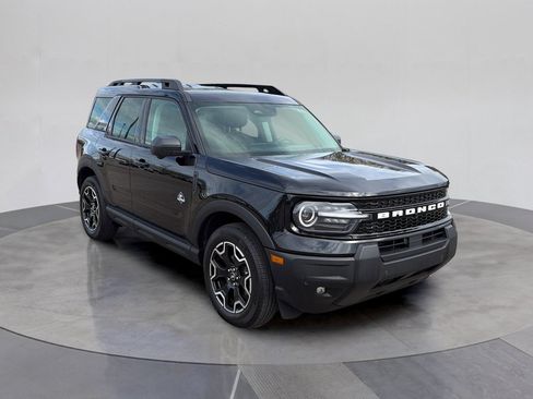 Certified 2025 Ford Bronco Sport Outer Banks w/ Outer Banks Tech Package+ AWD/4WD image 10