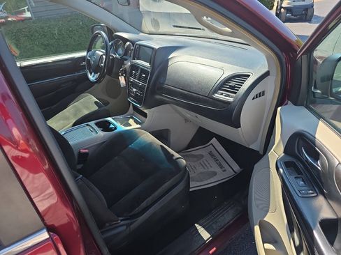 Used 2017 Dodge Grand Caravan Crew FWD image 14