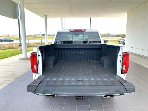 Used 2024 GMC Sierra 1500 SLT w/ SLT Premium Plus Package image 18