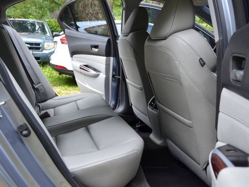 Used 2015 Acura TLX FWD image 9