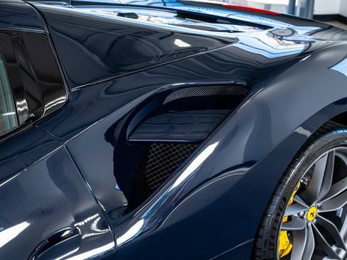 Used 2017 Ferrari 488 Spider image 22