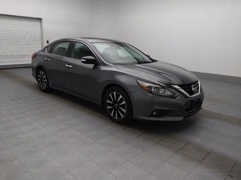 Used 2018 Nissan Altima 2.5 SL w/ 2.5 SL Technology Package FWD image 11