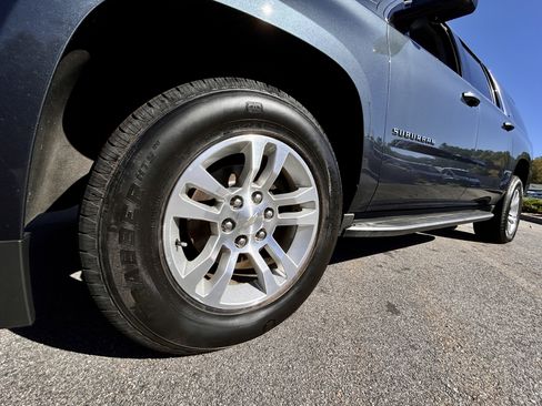 Used 2020 Chevrolet Suburban LT image 19