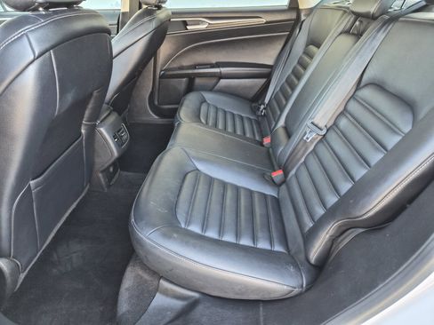 Used 2019 Ford Fusion SEL FWD image 16