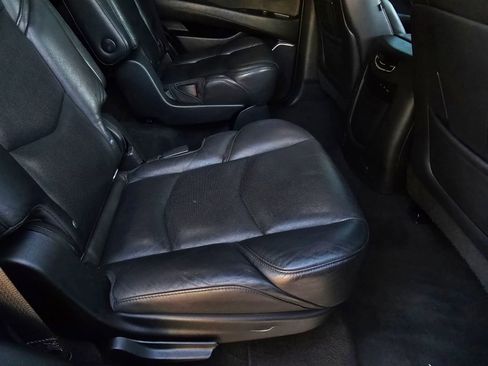 Used 2020 Cadillac Escalade Luxury image 14