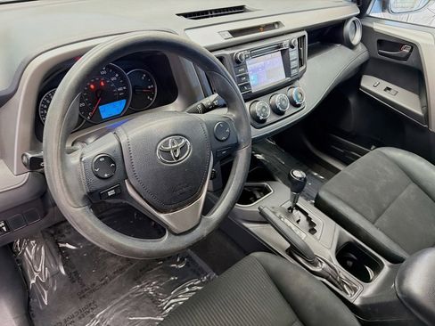 Used 2016 Toyota RAV4 LE FWD image 7