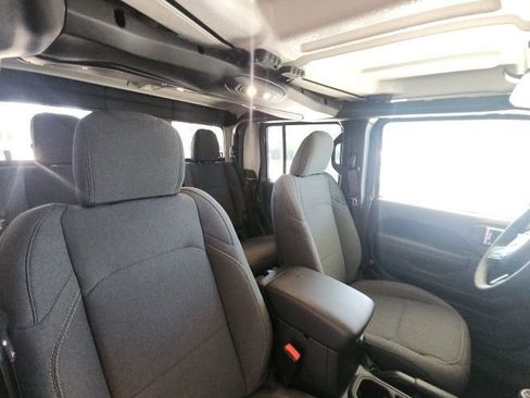 New 2025 Jeep Gladiator Sport image 30