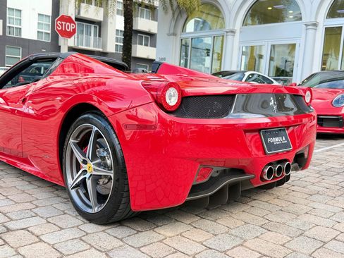 Used 2015 Ferrari 458 Spider RWD image 22