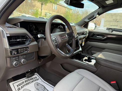 New 2026 GMC Yukon Elevation image 13