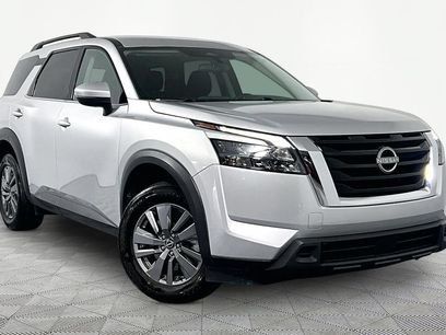 Used 2025 Nissan Pathfinder SV