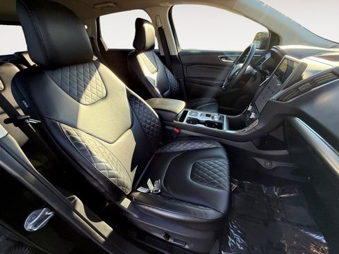 Used 2023 Ford Edge Titanium image 19