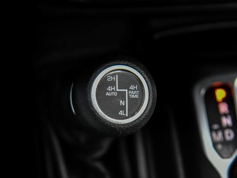 Used 2023 Jeep Wrangler Unlimited AWD/4WD image 26