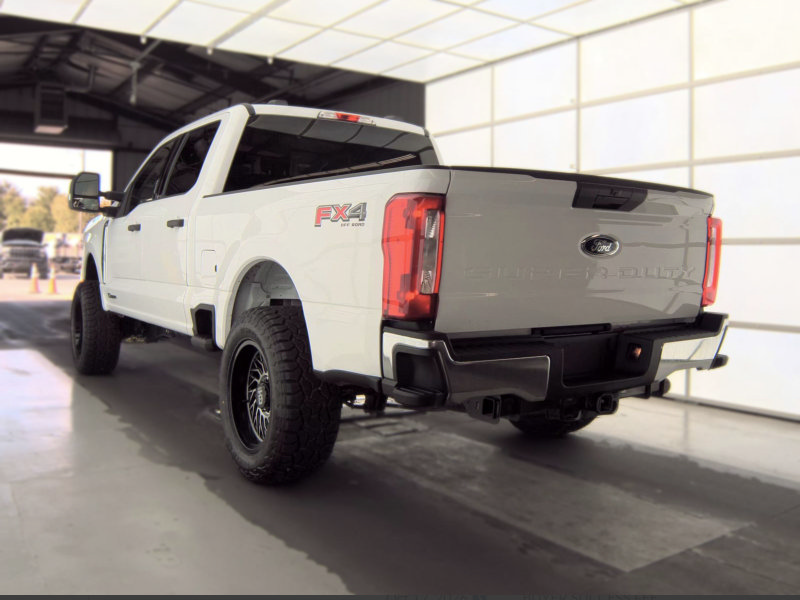 Used 2024 Ford F250 XLT w/ FX4 Off-Road Package AWD/4WD image 3