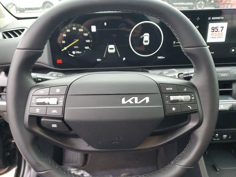 Used 2025 Kia K4 EX image 20