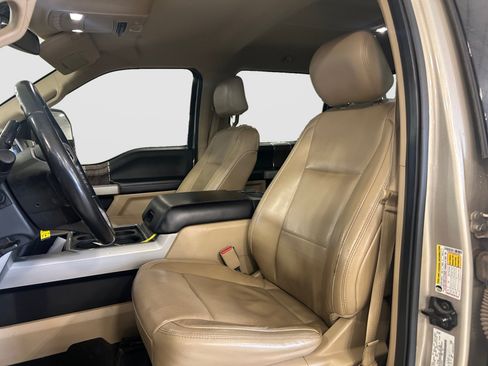 Used 2017 Ford F350 Lariat w/ Lariat Value Package AWD/4WD image 8