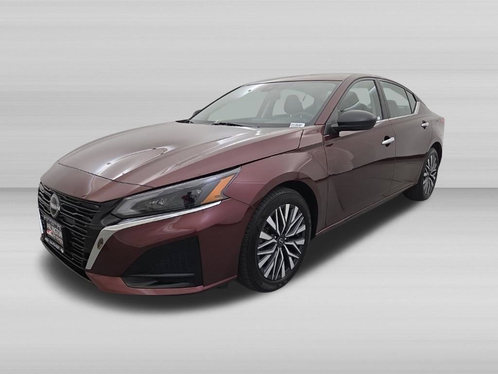 Used 2025 Nissan Altima 2.5 SV FWD image 7