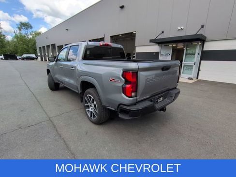 Used 2024 Chevrolet Colorado Z71 w/ Z71 Convenience Package 2 AWD/4WD image 3