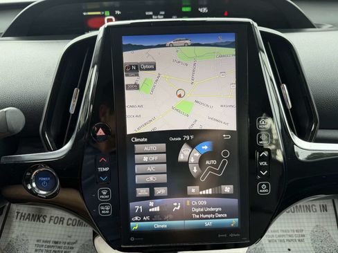 Used 2017 Toyota Prius Prime Premium FWD image 18