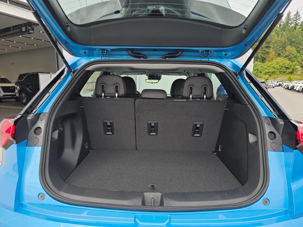 New 2027 Chevrolet Bolt RS w/ Technology Package FWD image 18