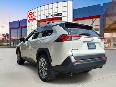 Used 2022 Toyota RAV4 XLE Premium FWD image 6