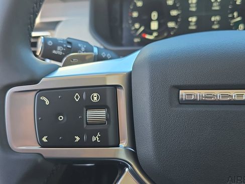 New 2026 Land Rover Discovery Limited Edition image 19