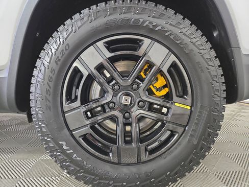 Used 2024 Rivian R1S Adventure AWD/4WD image 10