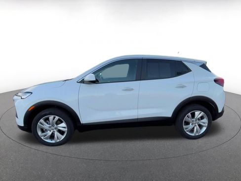 Used 2025 Buick Encore GX Preferred AWD/4WD image 9