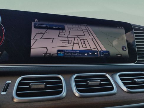 Certified 2025 Mercedes-Benz GLS 450 4MATIC image 21