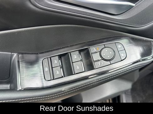 Used 2025 Nissan Rogue SV w/ SV Premium Package FWD image 15