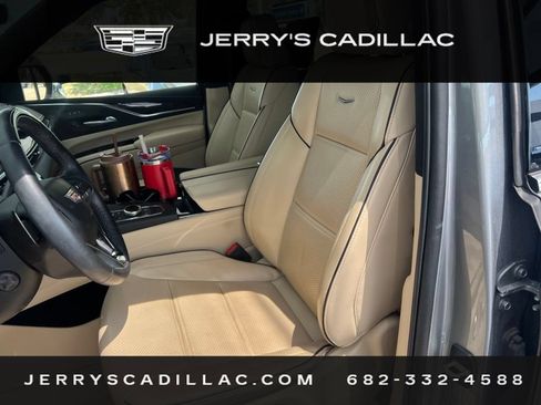 Used 2024 Cadillac Escalade Premium Luxury w/ Performance Package AWD/4WD image 10