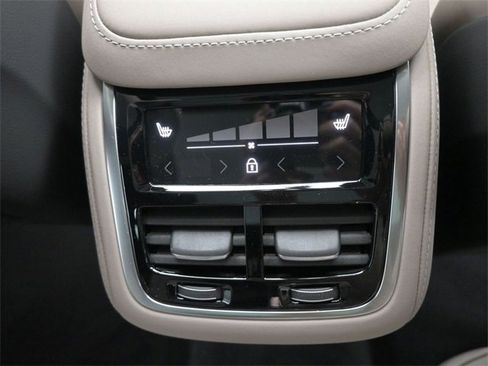 New 2026 Volvo XC90 B6 Plus image 35